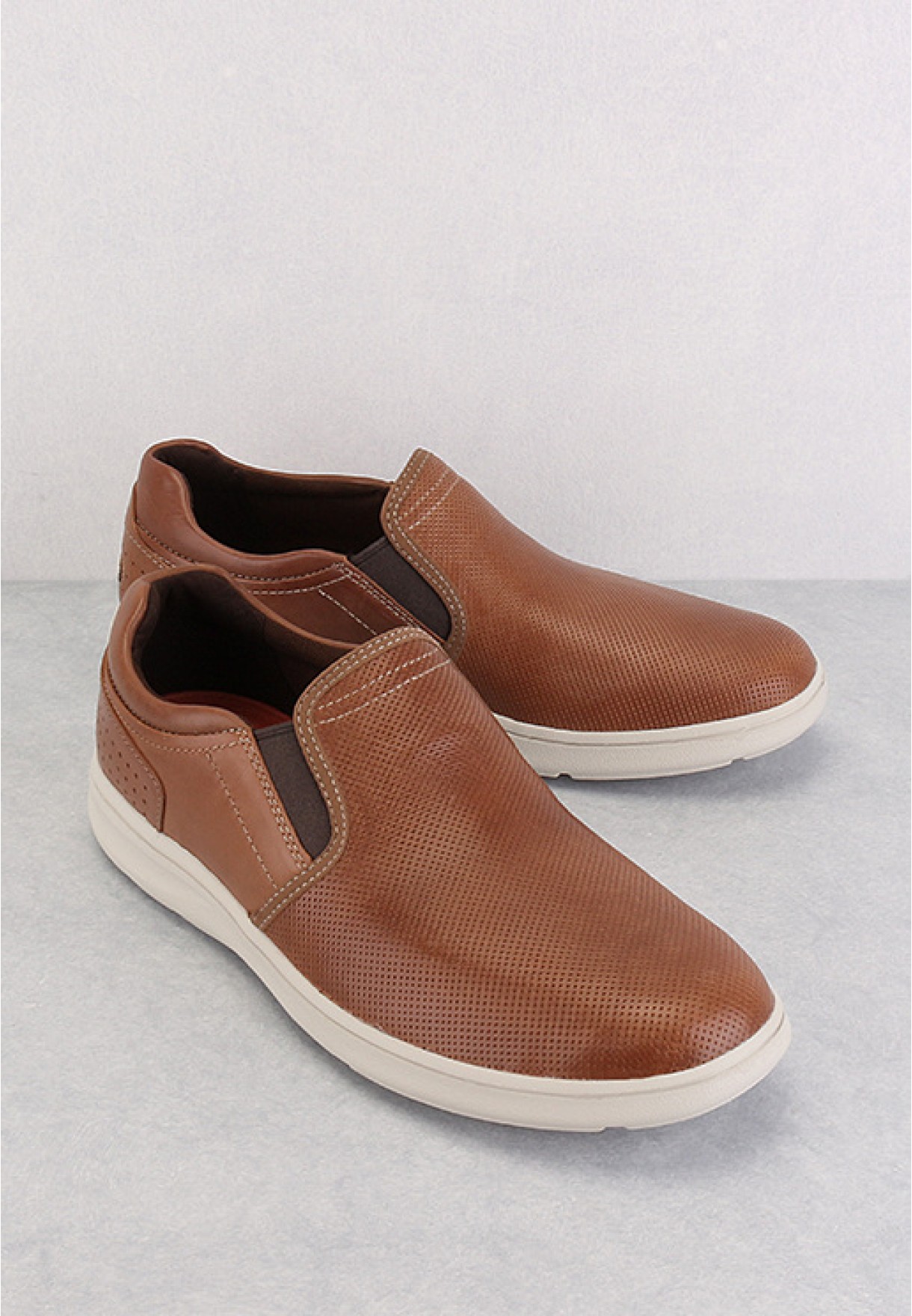 rockport zaden gore slip on